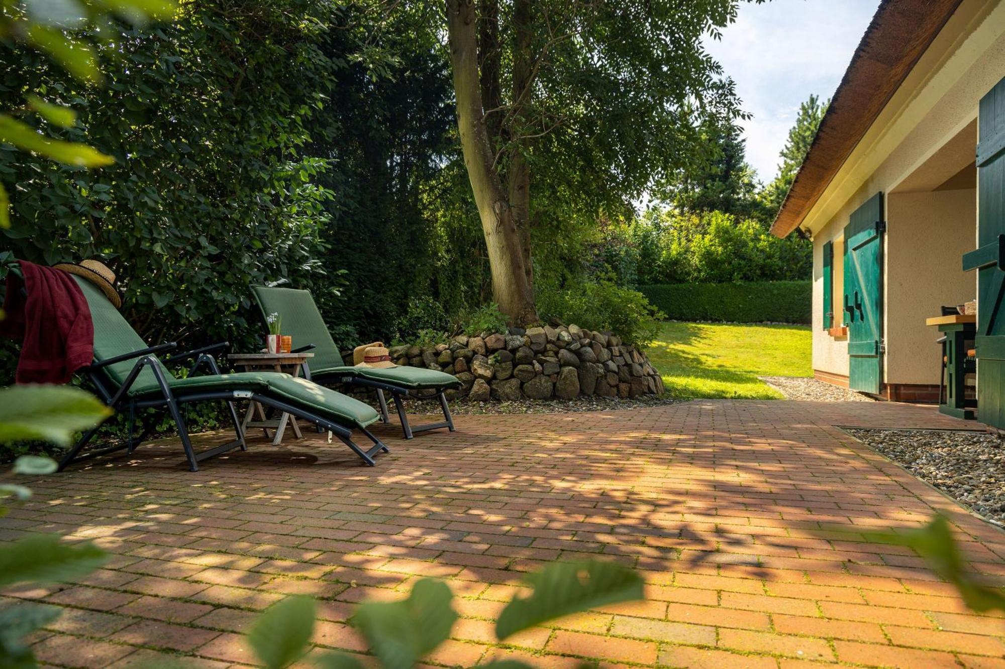 Ferienhaus Preetz 1A - Idylle Unter Reet Burtevitz Exterior photo