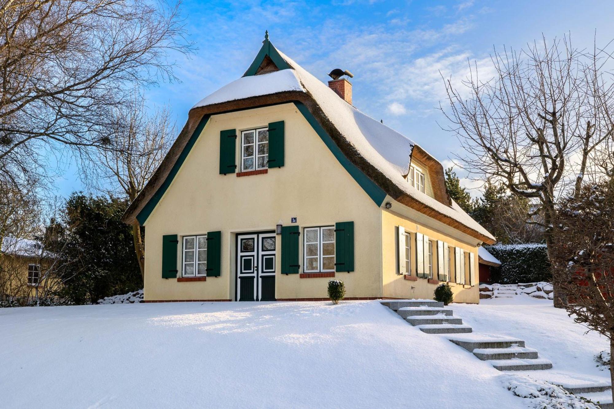 Ferienhaus Preetz 1A - Idylle Unter Reet Burtevitz Exterior photo