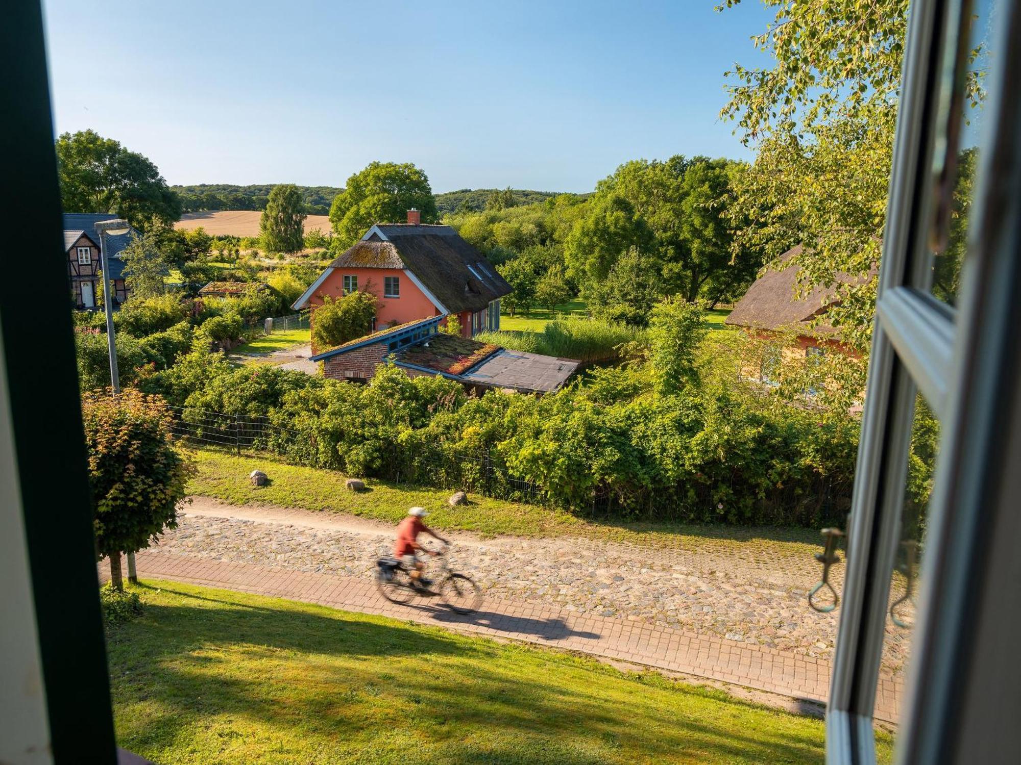 Ferienhaus Preetz 1A - Idylle Unter Reet Burtevitz Exterior photo