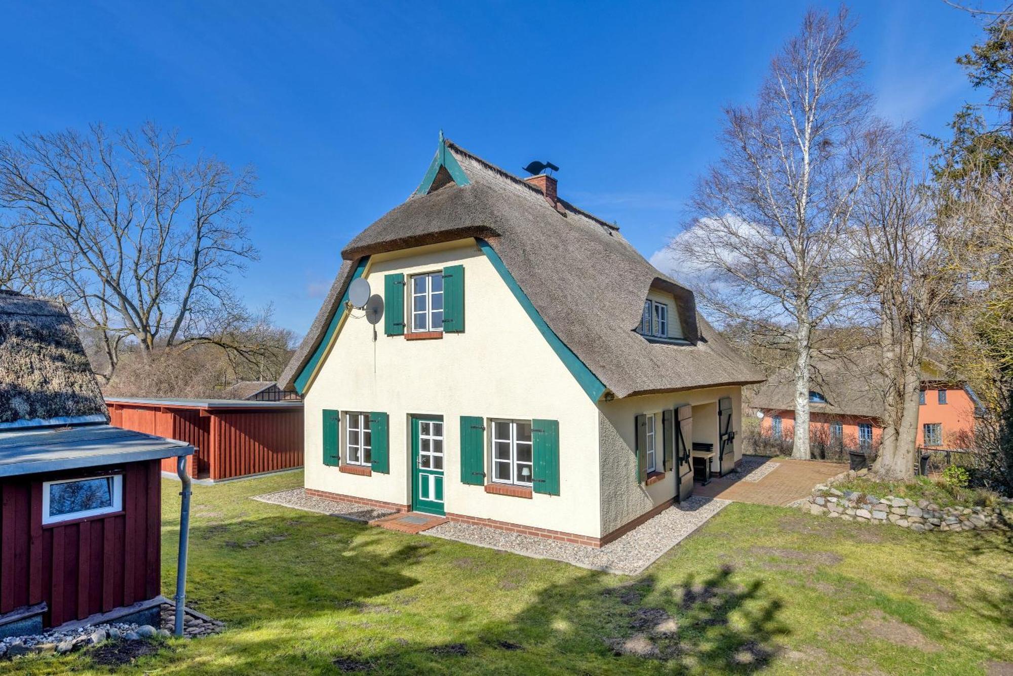 Ferienhaus Preetz 1A - Idylle Unter Reet Burtevitz Exterior photo